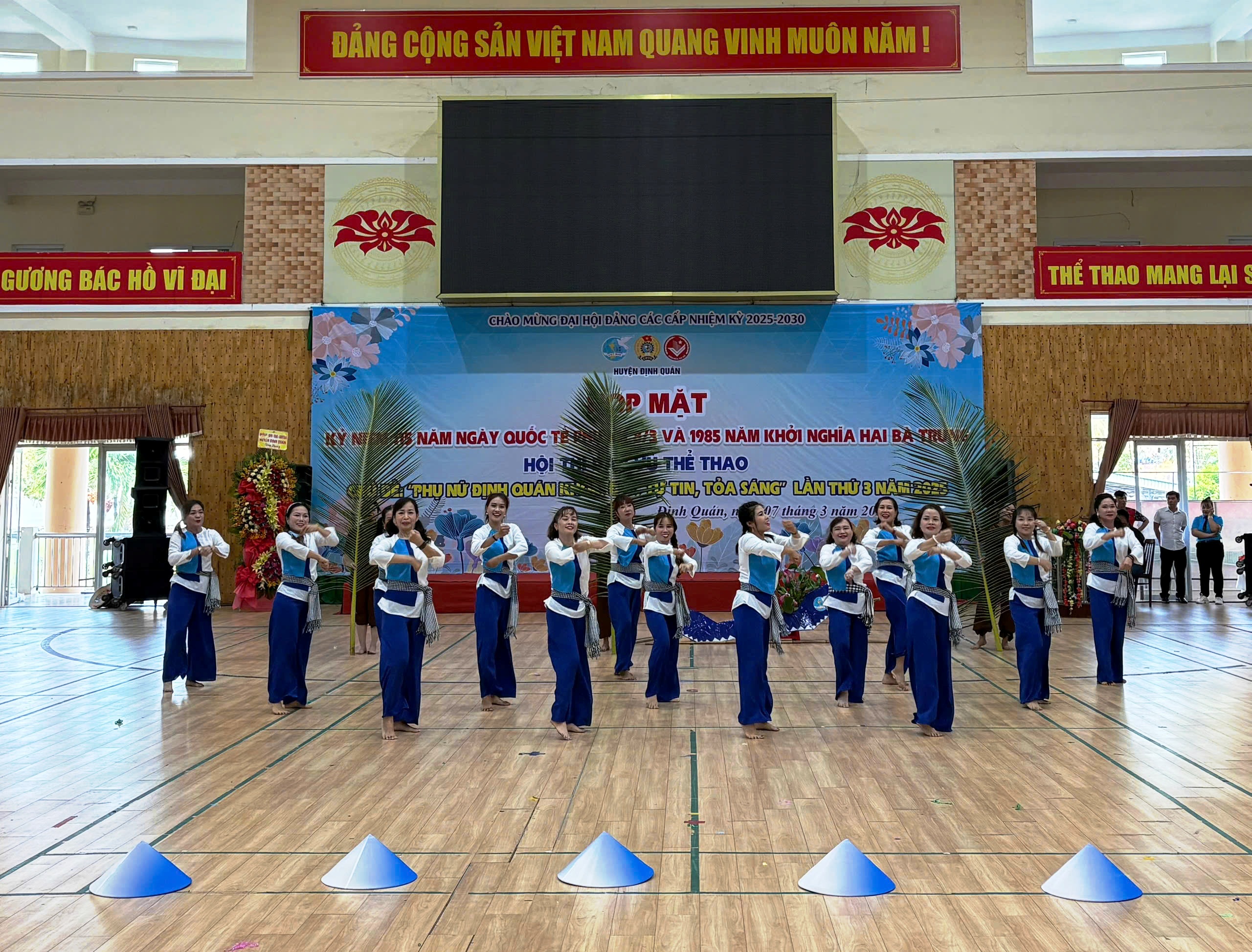 1 tiết mục tham gia hội thi dân vũ thể thao.jpg
