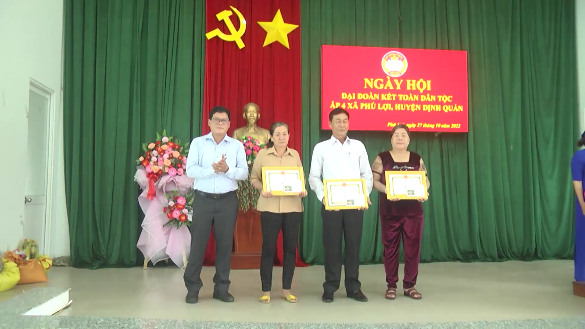cac tap the ca nhan duoc khen thuong.png
