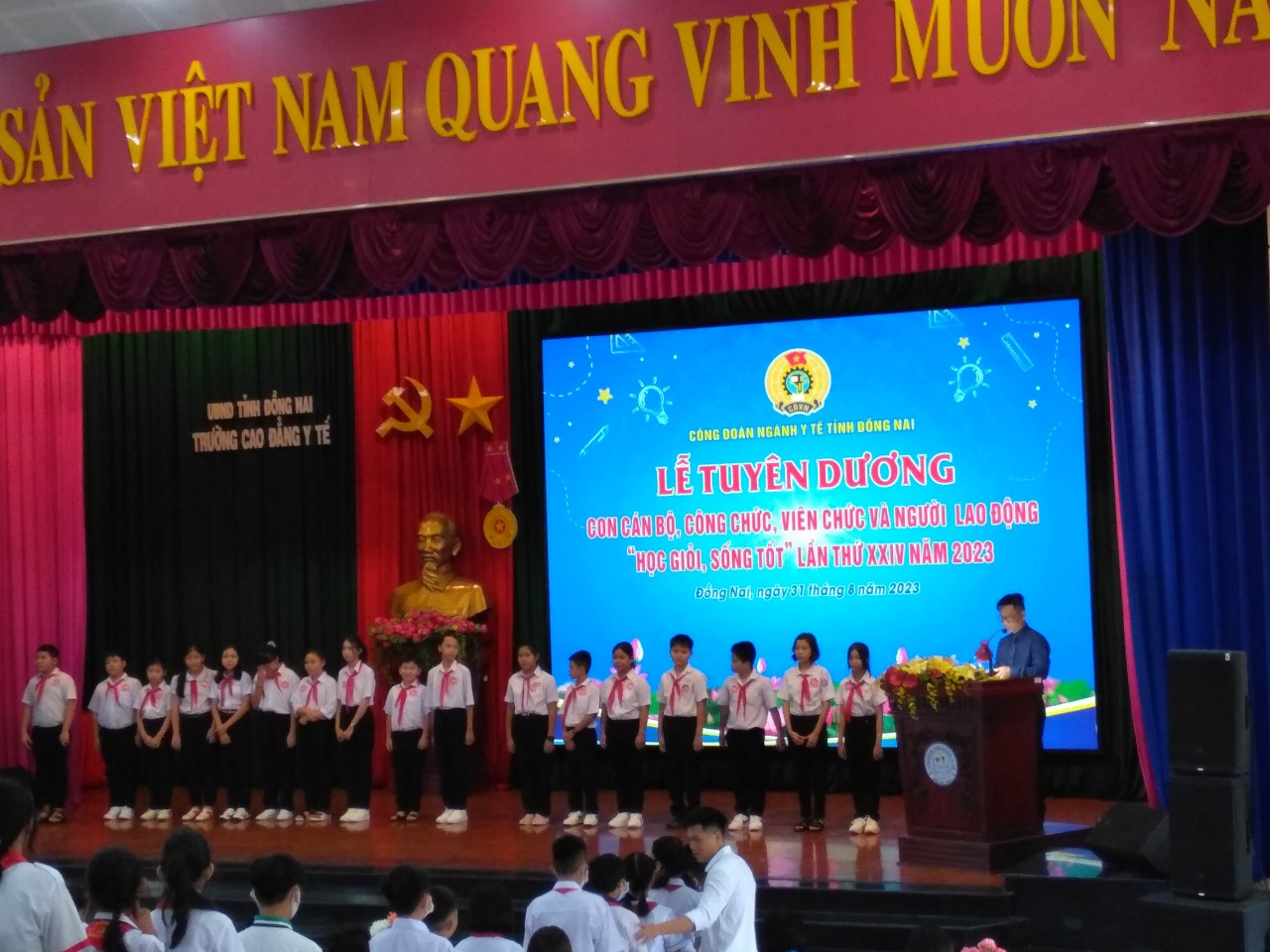 HOC GIOI SONG TOT NGANH Y TE.jpg