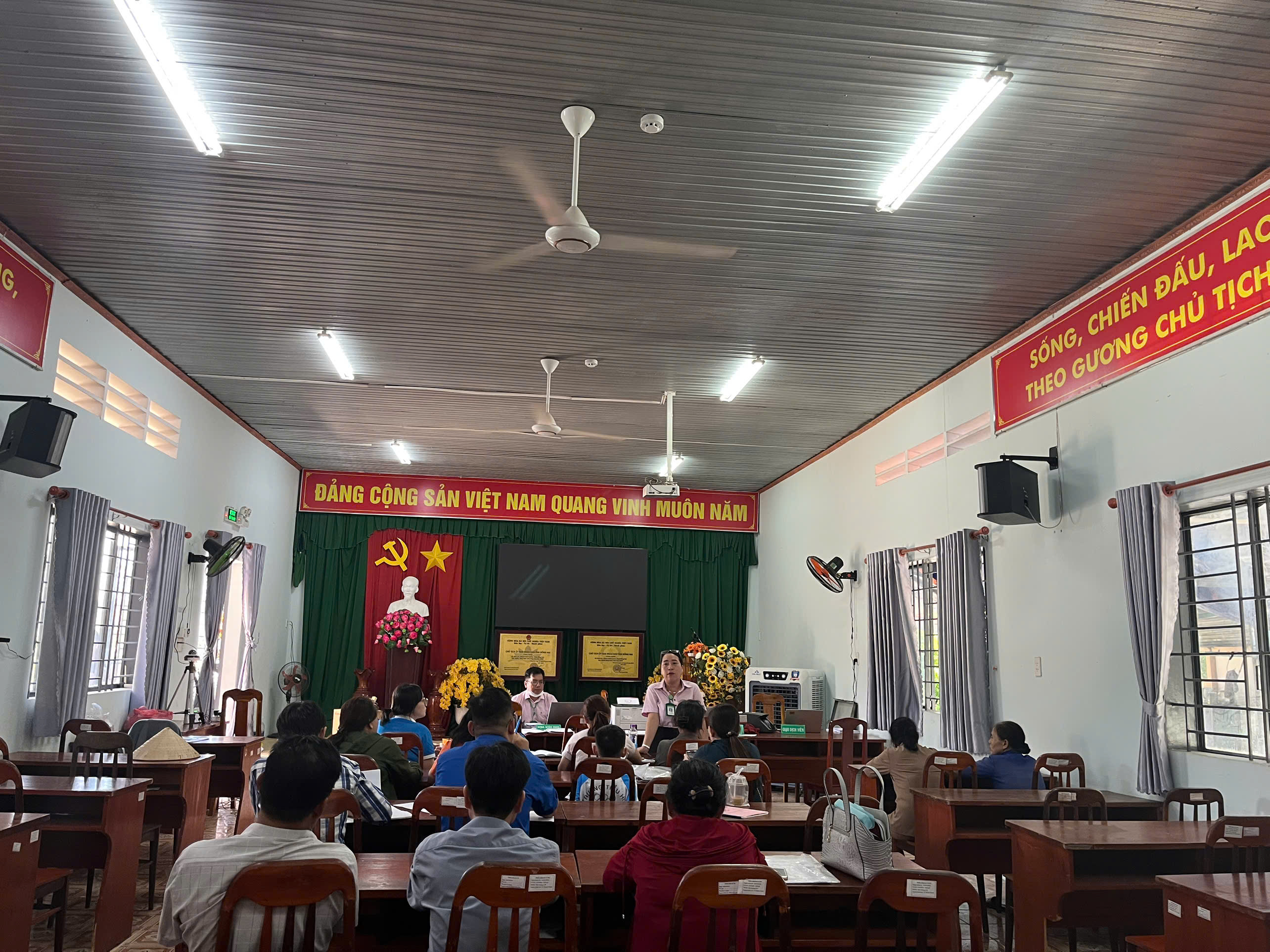 Hình bài viết giao ban.jpg