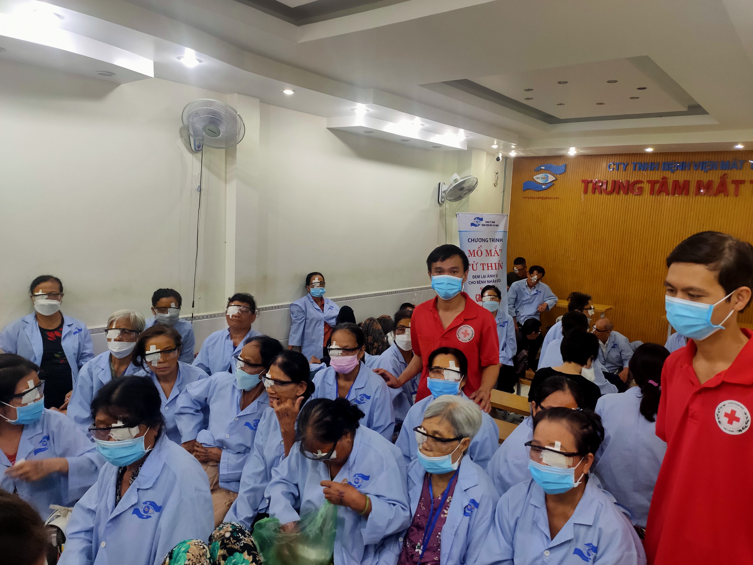 Hình mổ mắt ngày 08.11.2023 (1).jpg