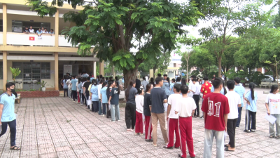 HƠN 1.760 SĨ TỬ ĐỊNH QUÁN TỰ TIN BƯỚC VÀO NGÀY THI ĐẦU...