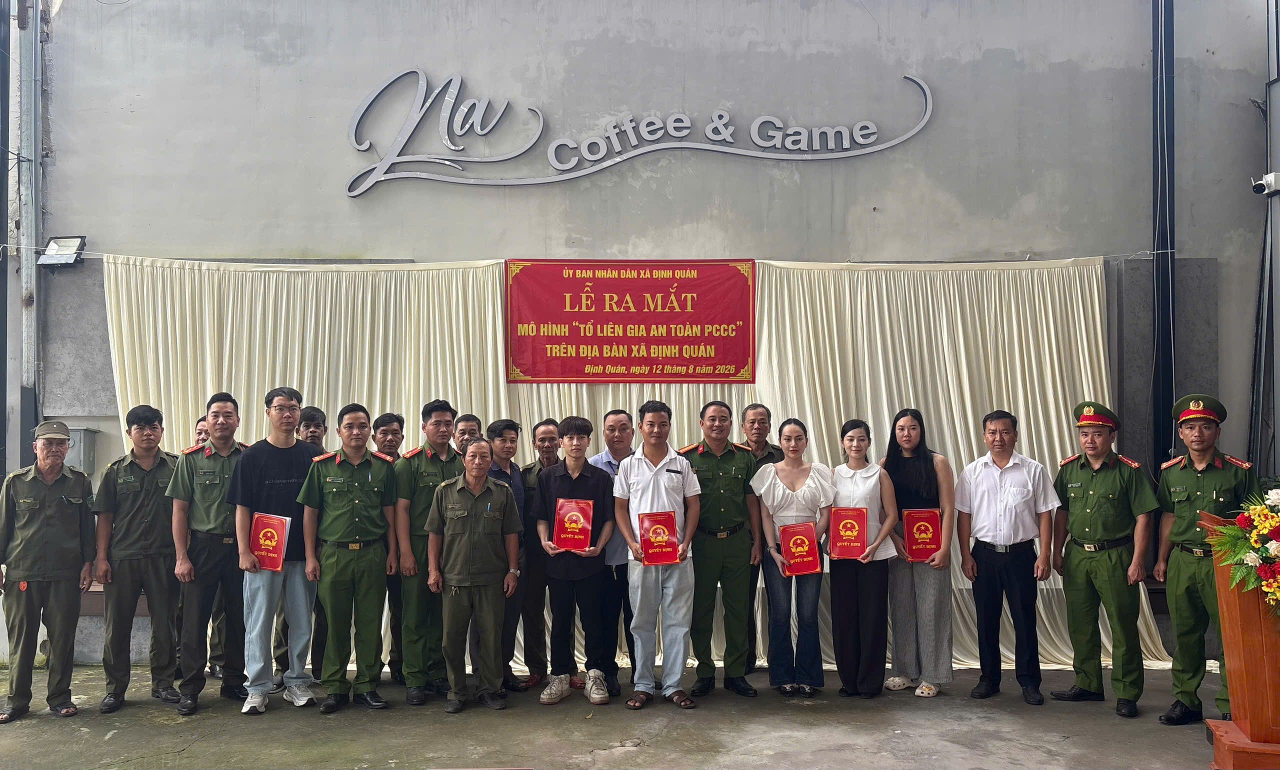Ra mắt mô hình "Tổ liên gia an toan phòng cháy, chữa cháy" tại tổ 3, ấp Hiệp Tâm, xã Định Quán
