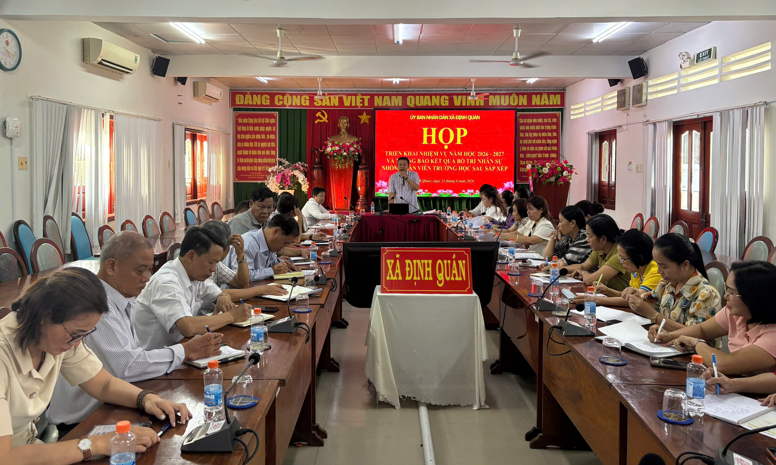 Phó Chủ tịch UBND xã Định Quán Ngô Đăng Thành phát biểu tại cuộc họp