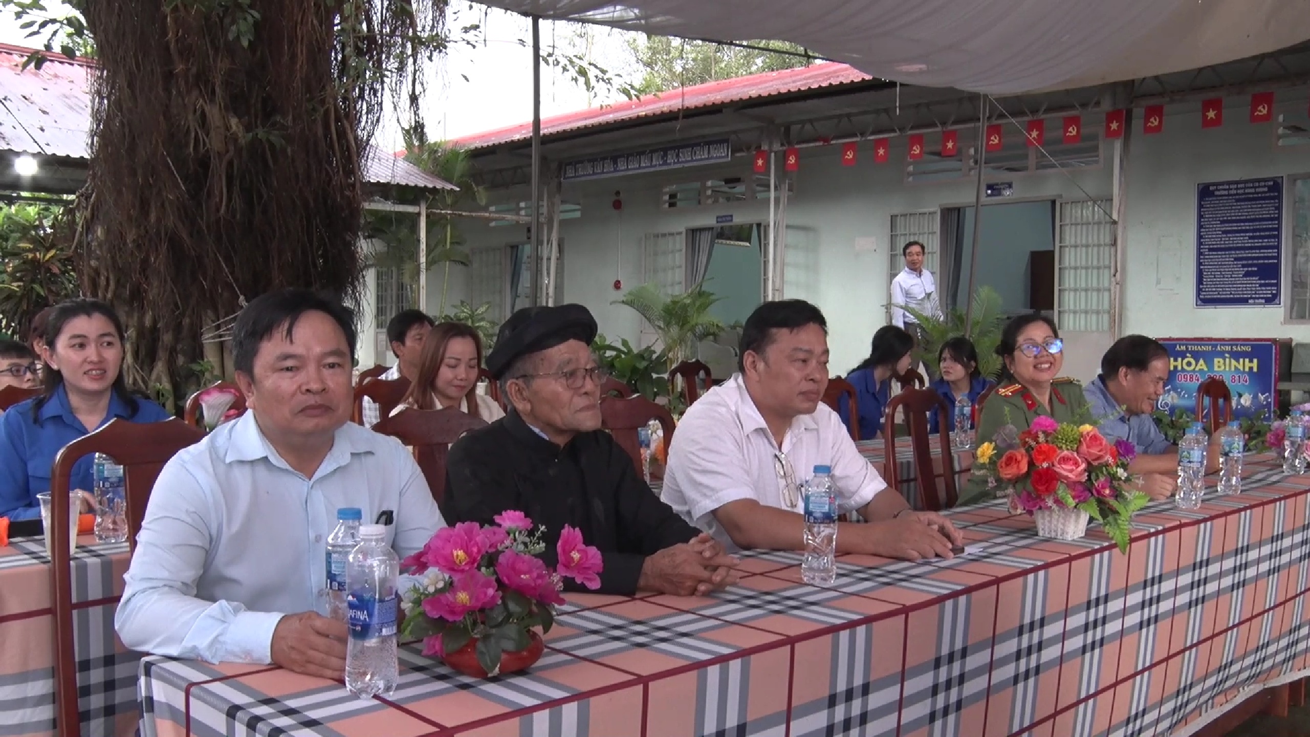 Đại biểu tham dự chương trình