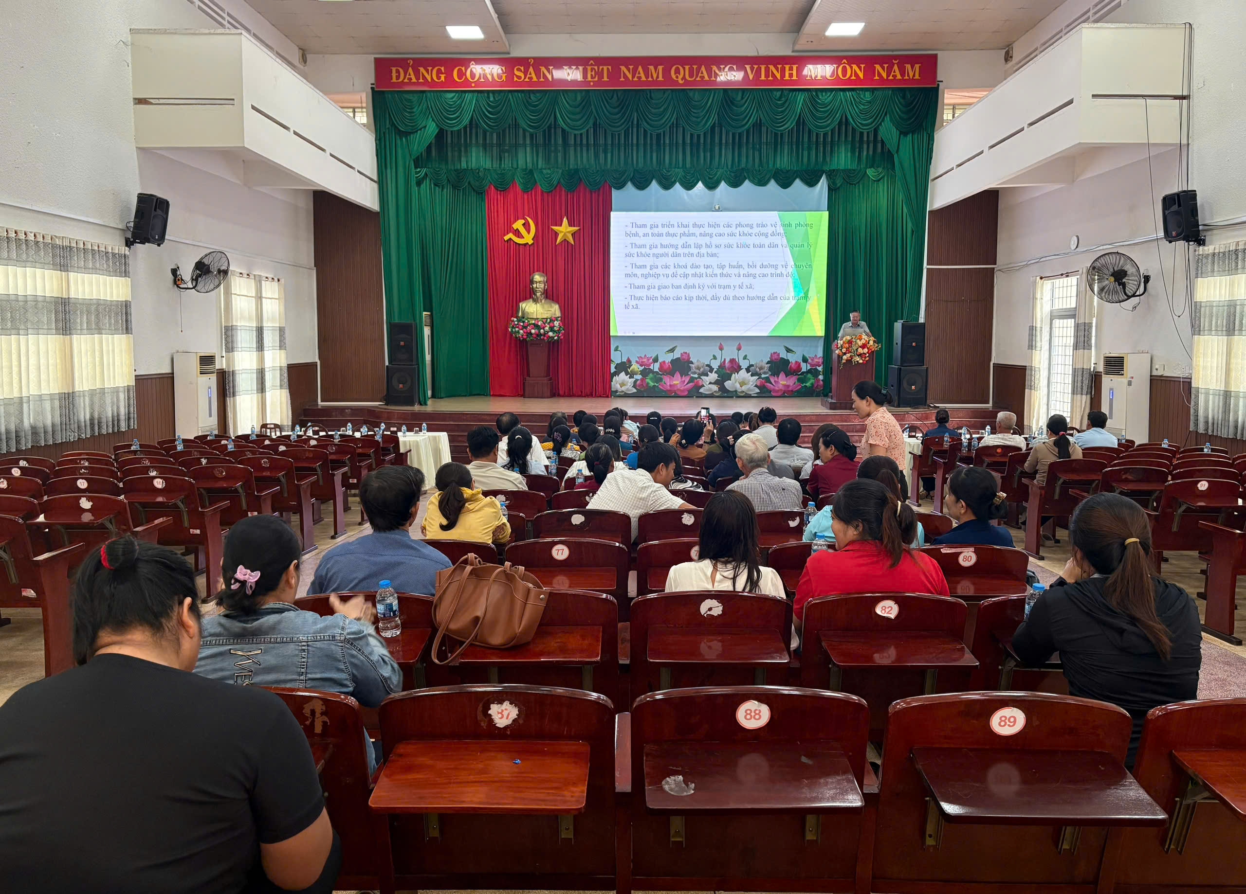 Các đại biểu tham gia buổi tập huấn