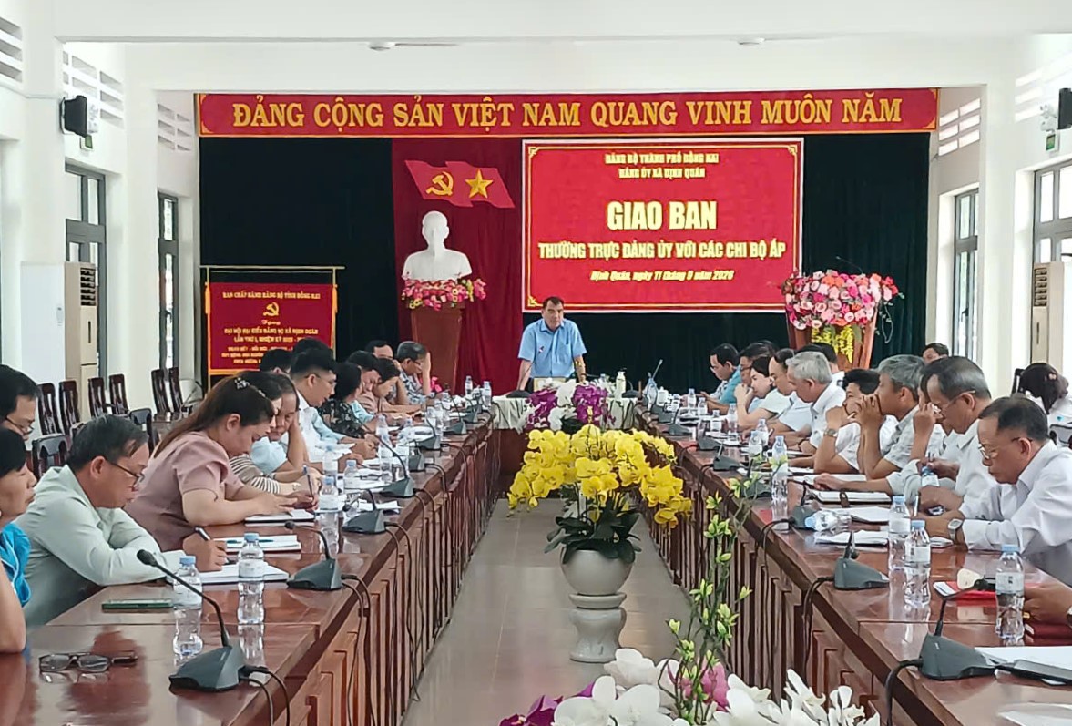 Hội nghị giao ban Thường trực Đảng ủy xã với các Chi bộ ấp